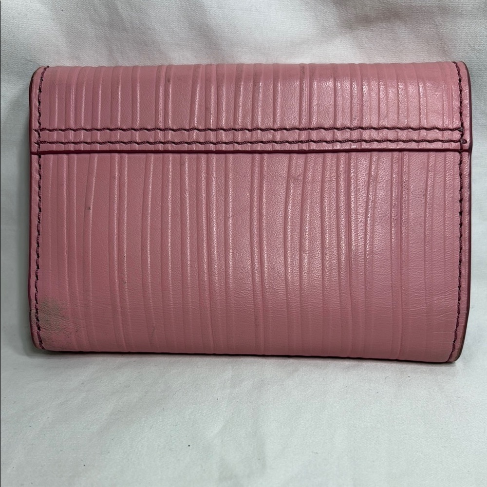 Fossil Trifold Pink Wallet with Ribbed Texture and Flap Closure - Picture 2 of 13